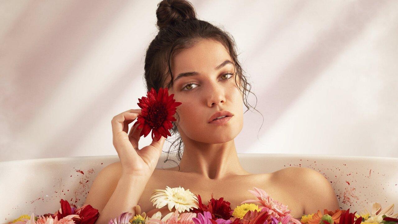 شاهد مسلسل الممثلة الحلقة 3 مترجمة للعربية HD